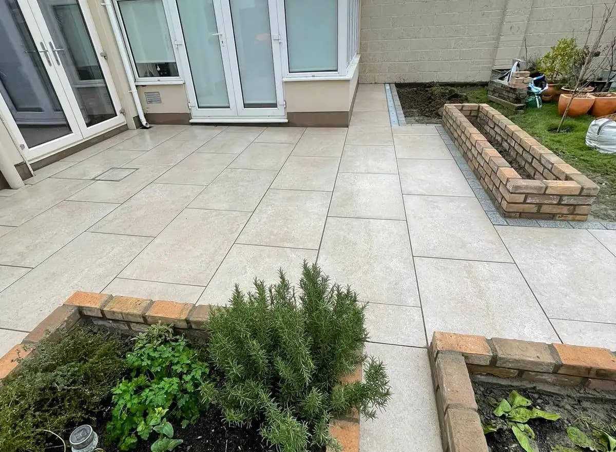 Porcelain paving