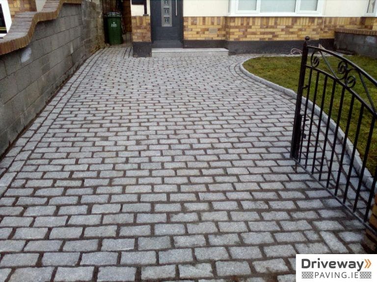 granite-cobble-driveway-1-768x576