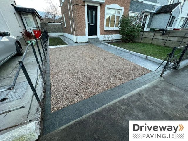 Quartz gravel driveway with granite slabs and kerbs in Terenure, Dublin 26